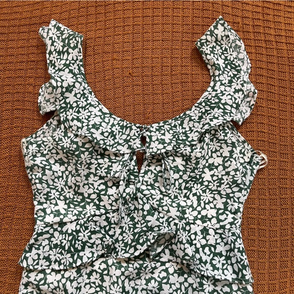 Princess Polly green and white dress, size 10 - Picture 3 of 3